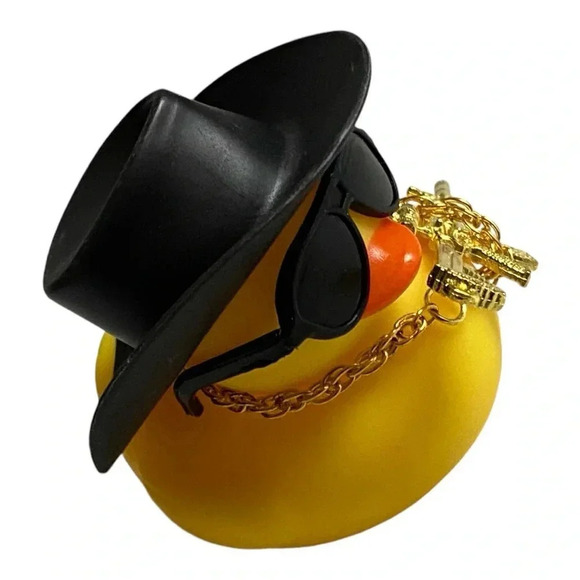 Rubber Duck w/ Sunglasses, Cowboy Hat & Weapon 🐤🕶️ - Picture 2 of 5